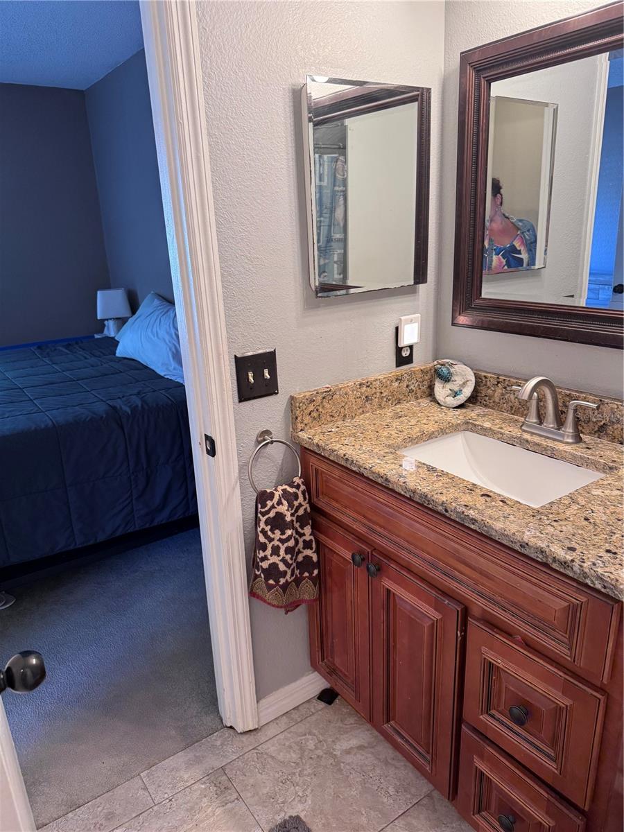 Image 10 of 24 For 9481 Highland Oak Drive 715