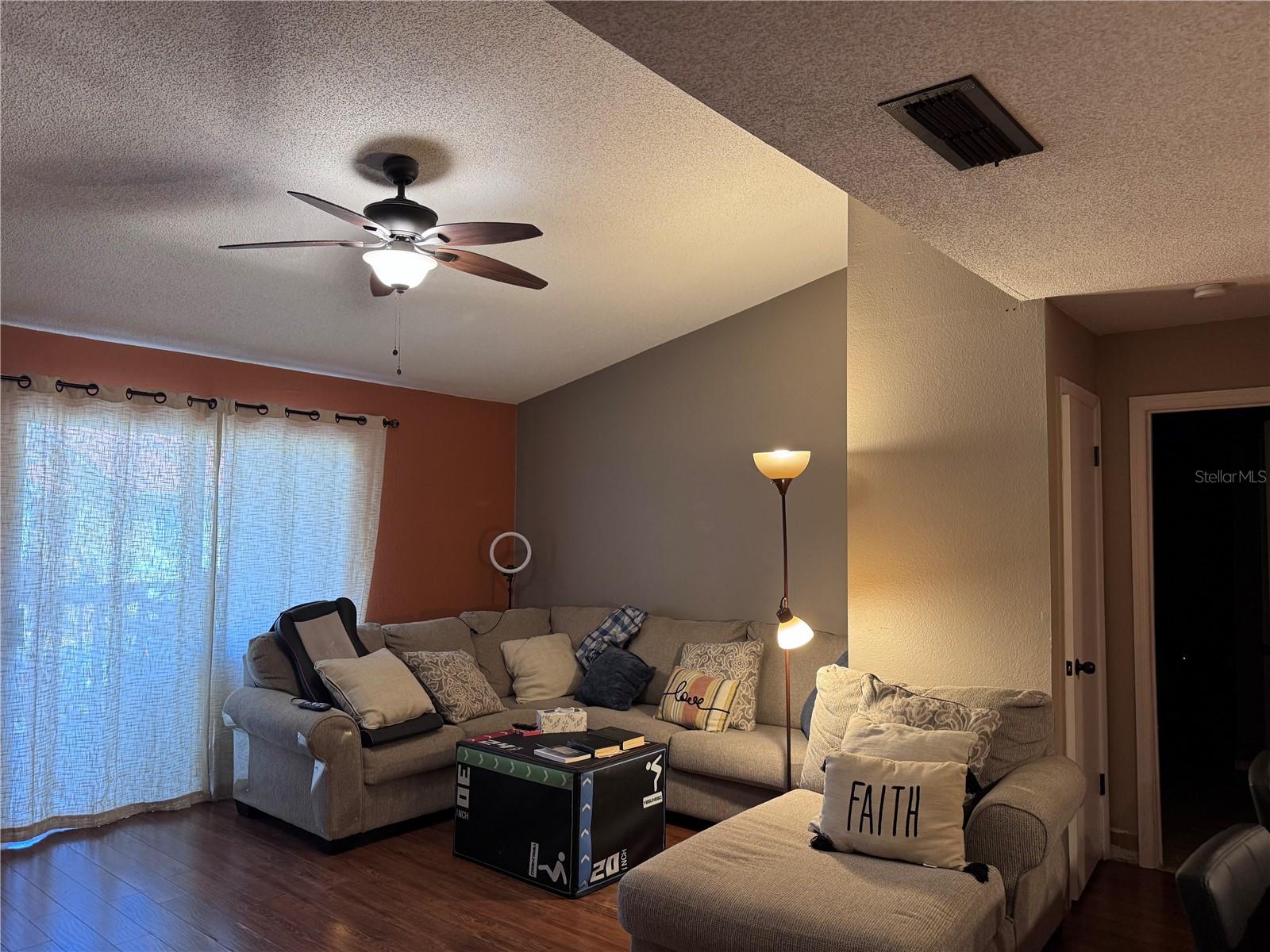 Image 5 of 24 For 9481 Highland Oak Drive 715