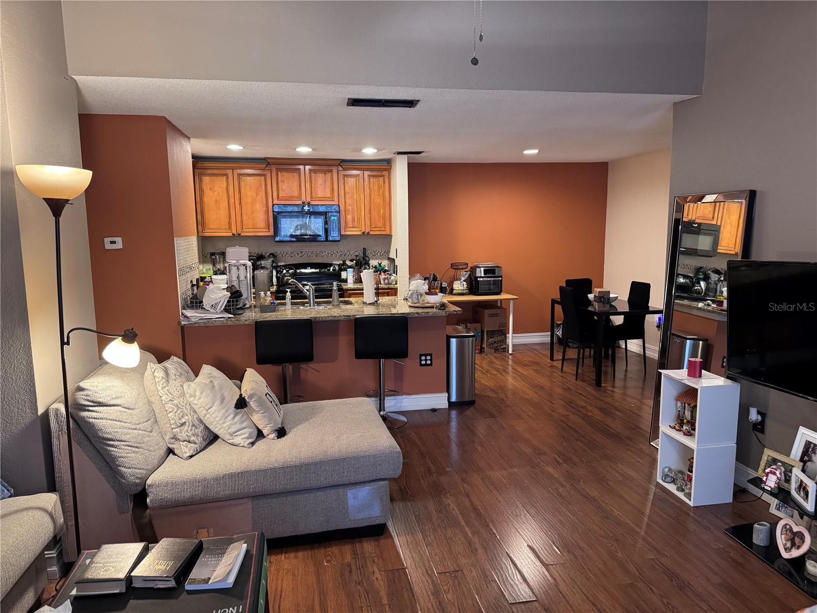 Image 6 of 24 For 9481 Highland Oak Drive 715