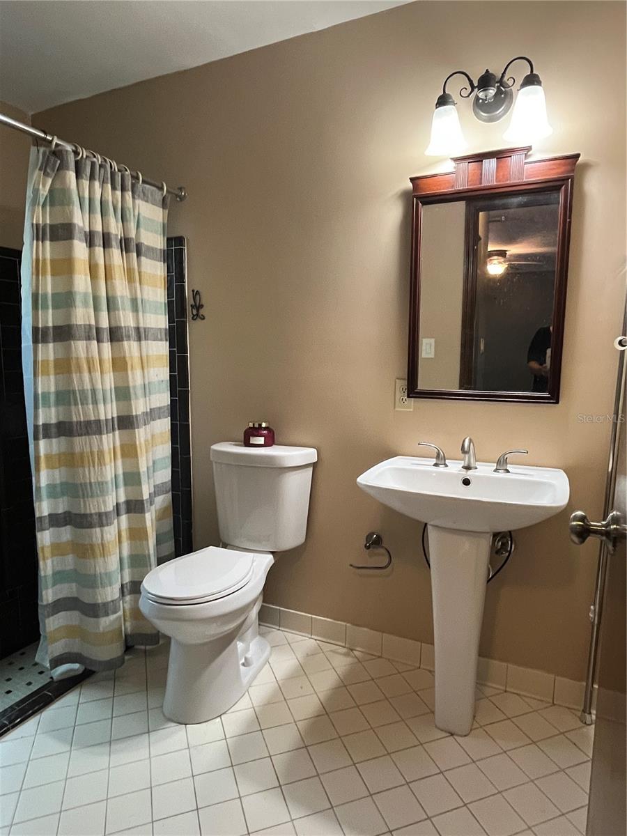 Image 20 of 92 For 216 75th Terrace