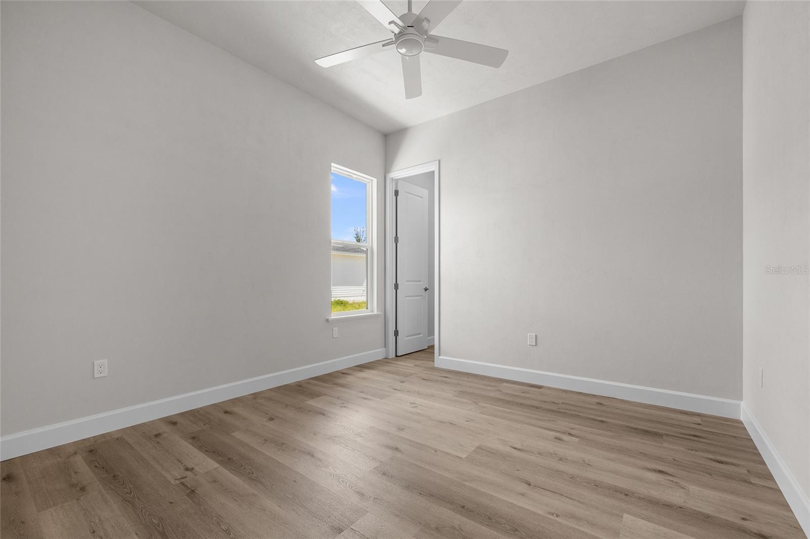 Image 20 of 37 For 13425 9th Road
