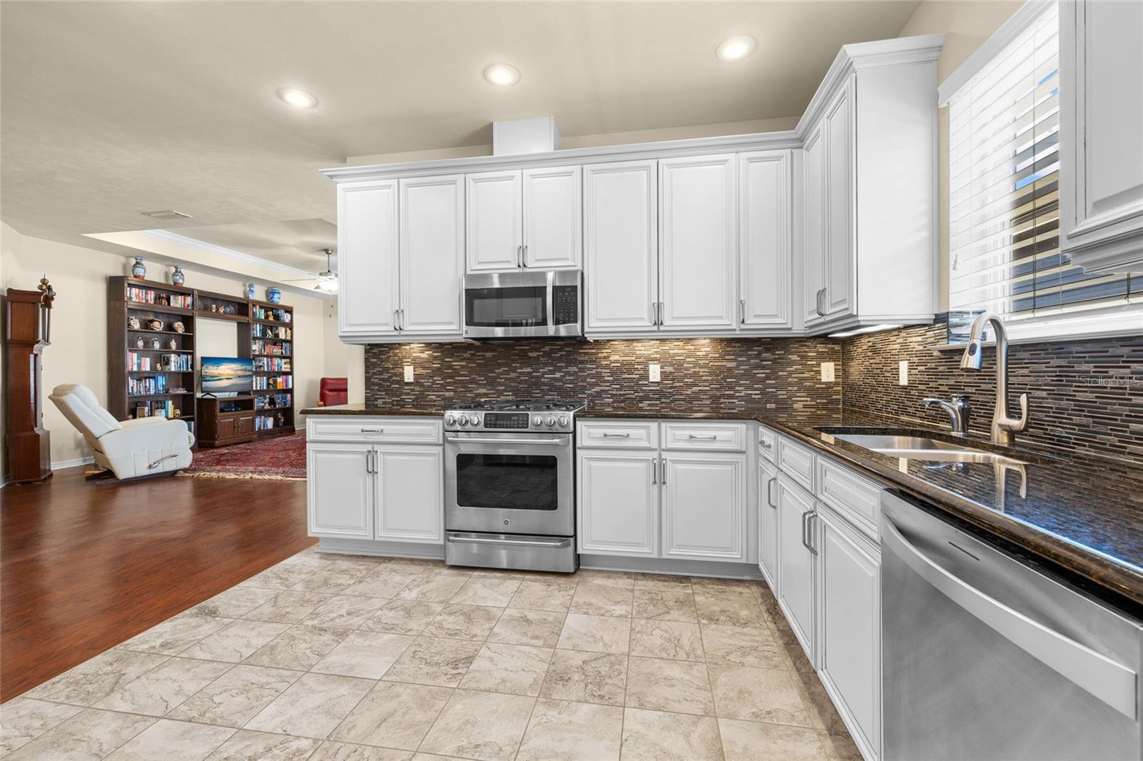 Image 10 of 37 For 7906 79th Drive