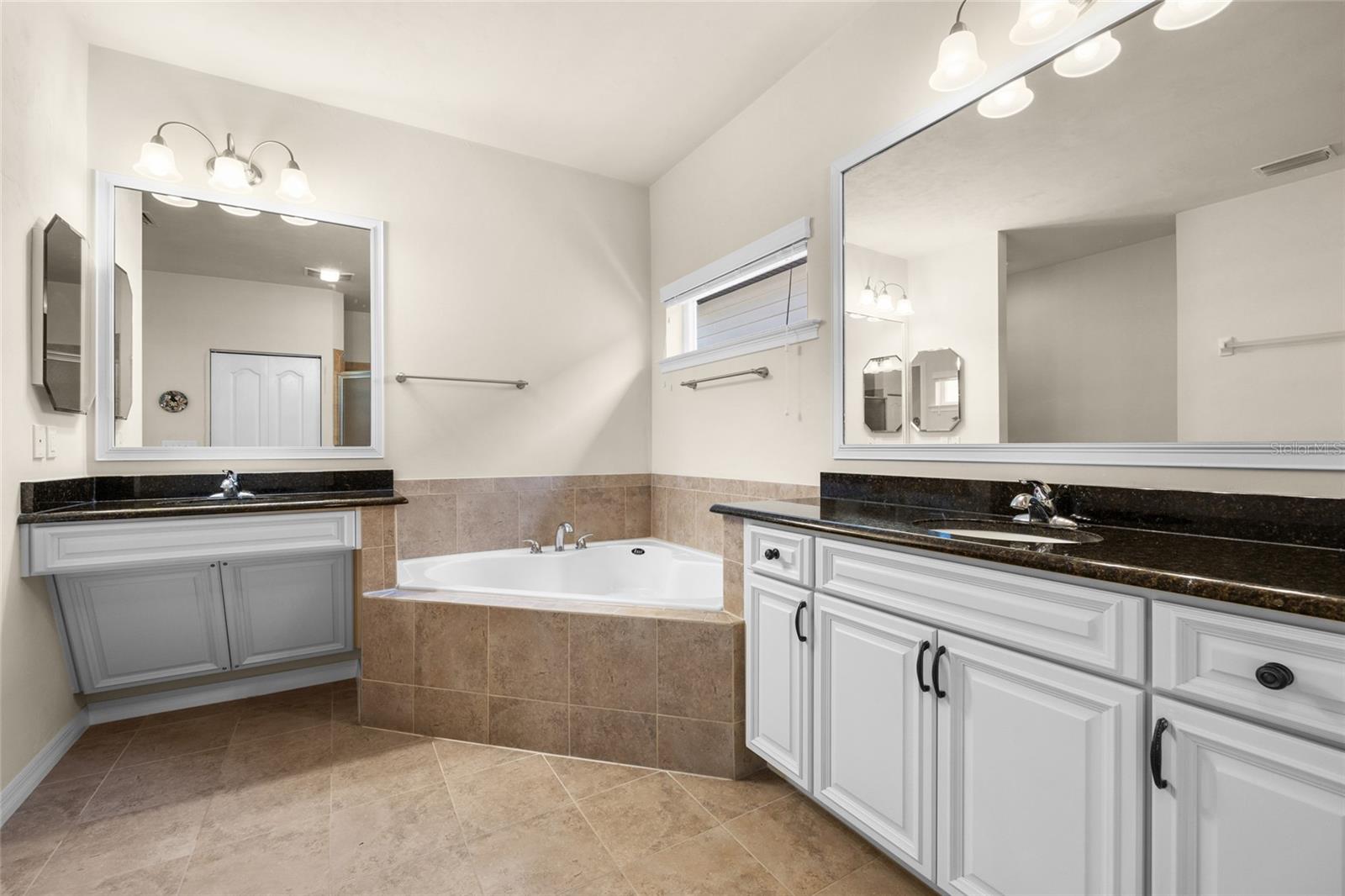 Image 21 of 37 For 7906 79th Drive