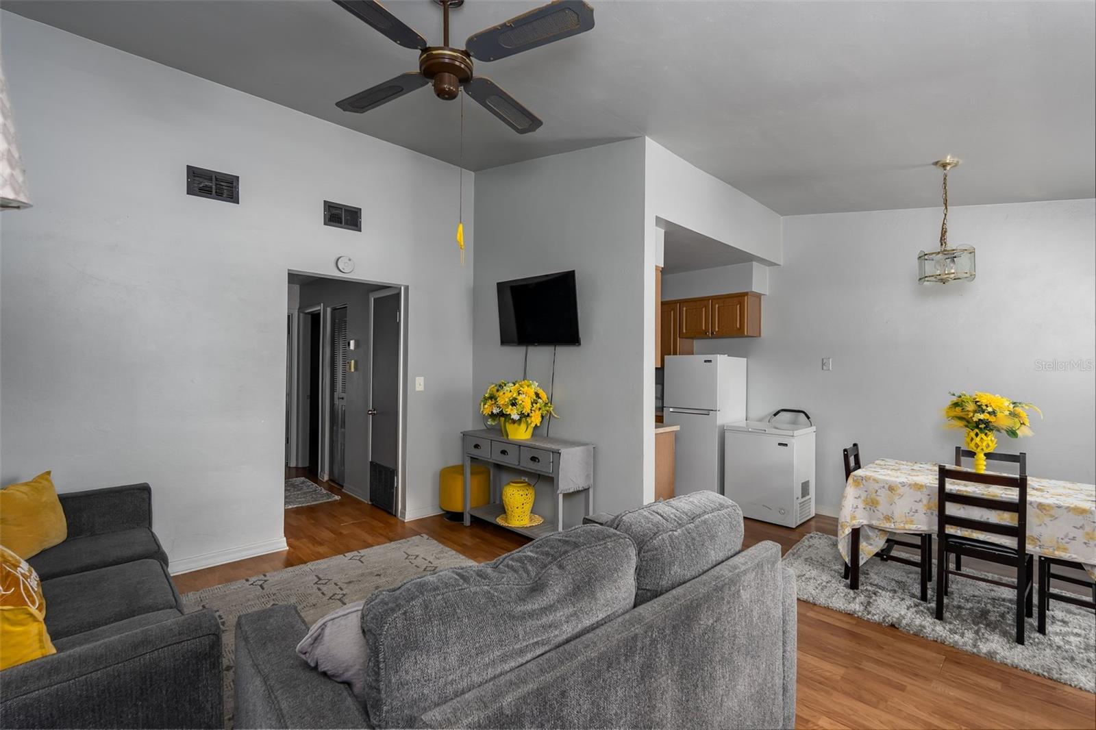 Image 7 of 22 For 6808 45th Avenue