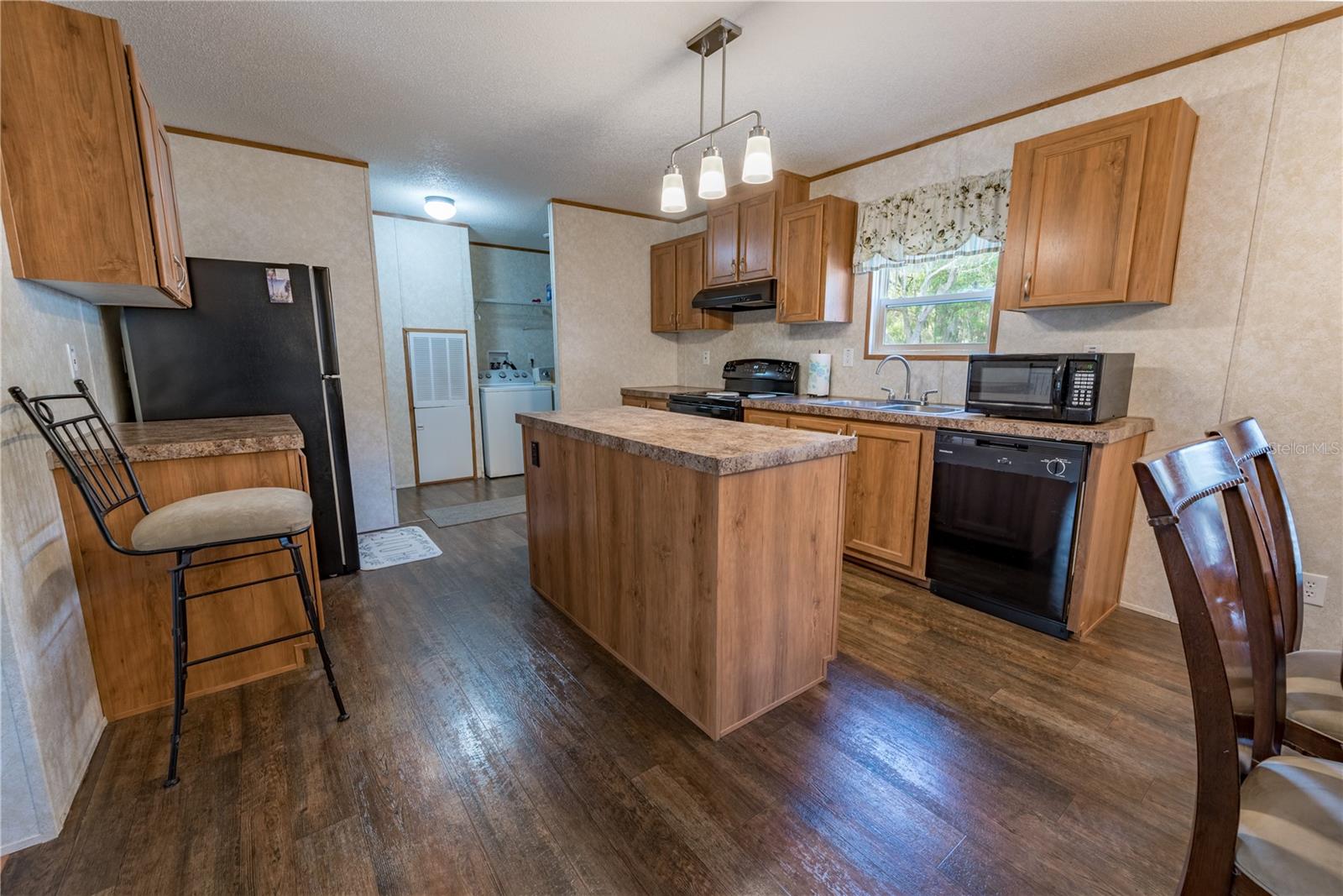 Image 11 of 44 For 7115 King Street