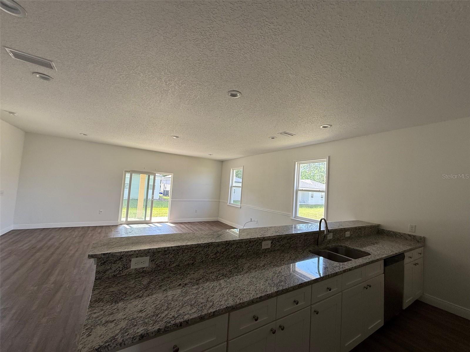 Image 4 of 11 For 3580 1st Way