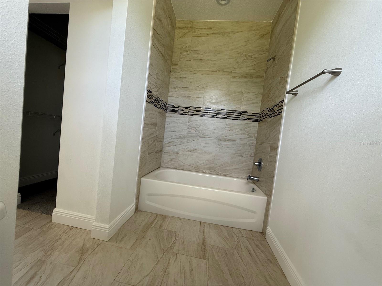 Image 6 of 11 For 3580 1st Way