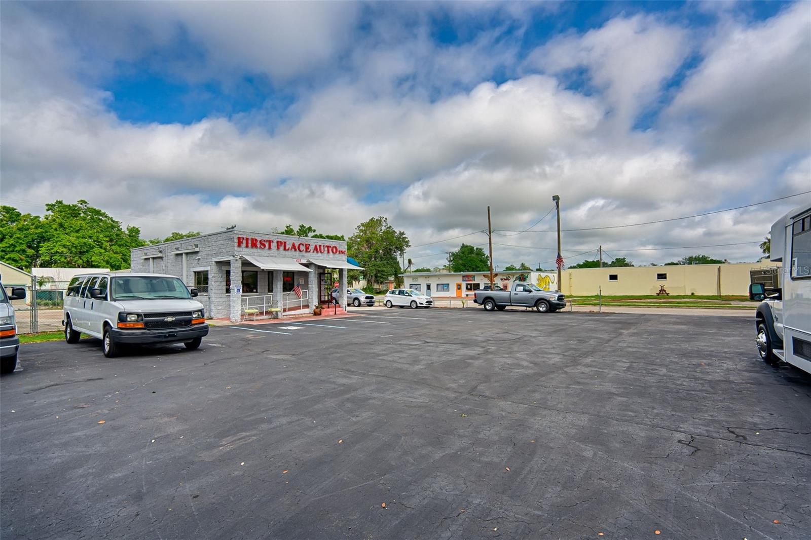 Image 19 of 33 For 638 Main Street