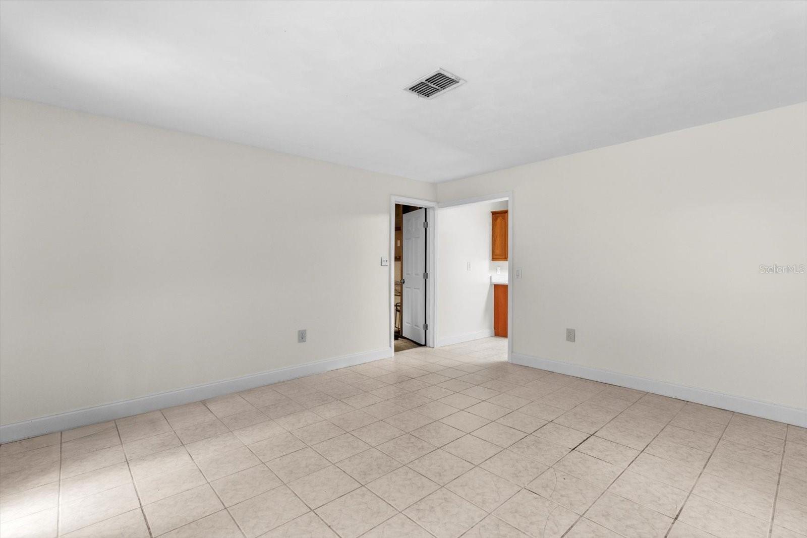 Image 14 of 61 For 841 Palm Springs Terrace