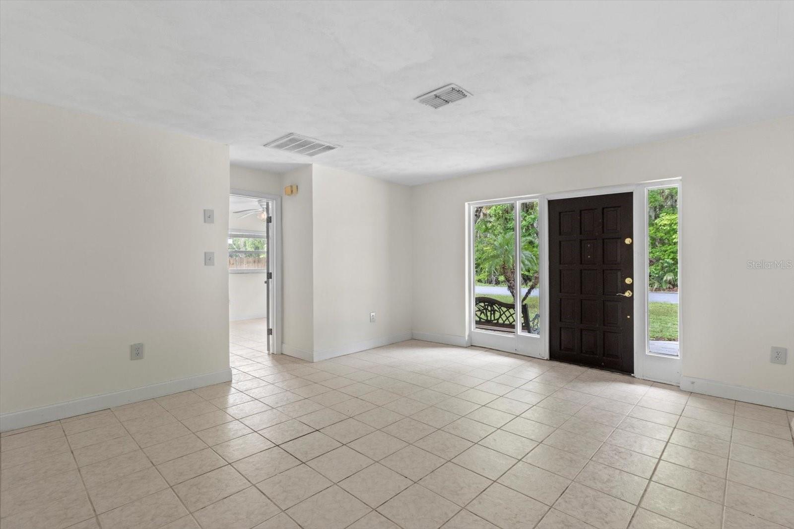 Image 15 of 61 For 841 Palm Springs Terrace