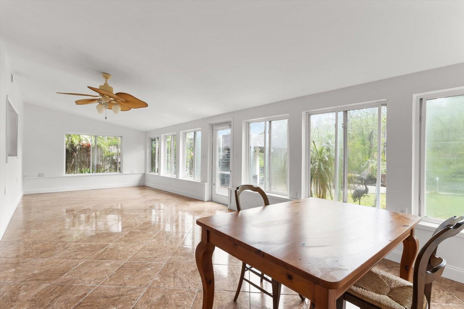 Image 2 of 61 For 841 Palm Springs Terrace