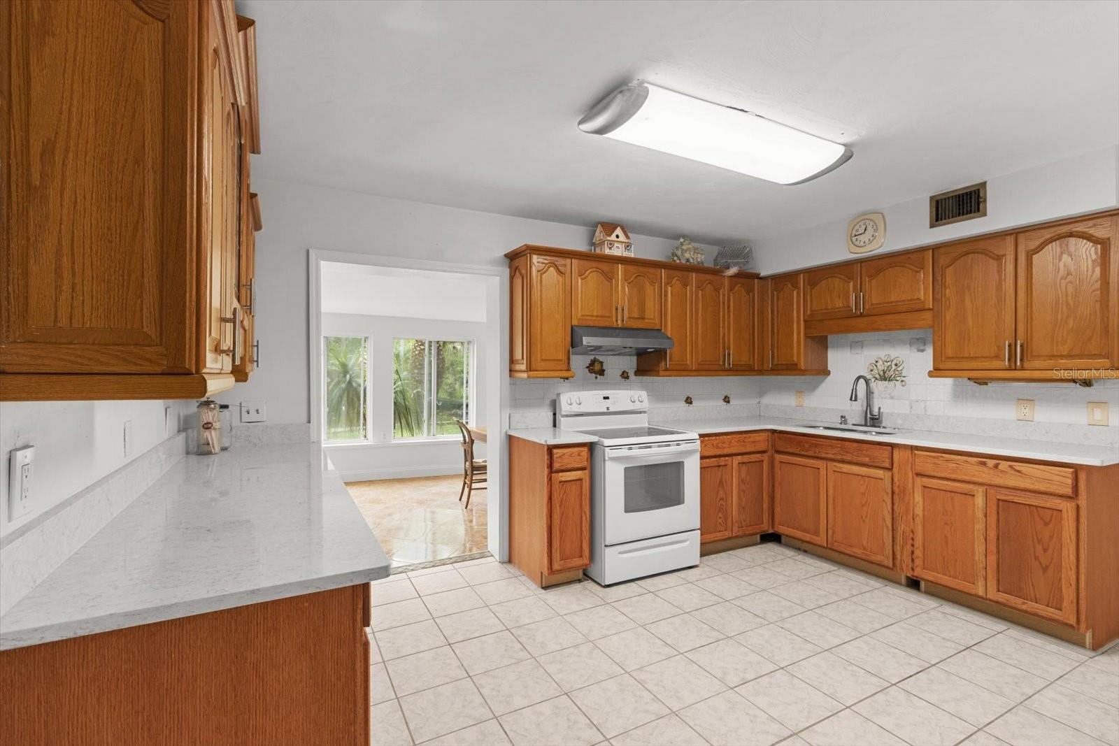 Image 3 of 61 For 841 Palm Springs Terrace