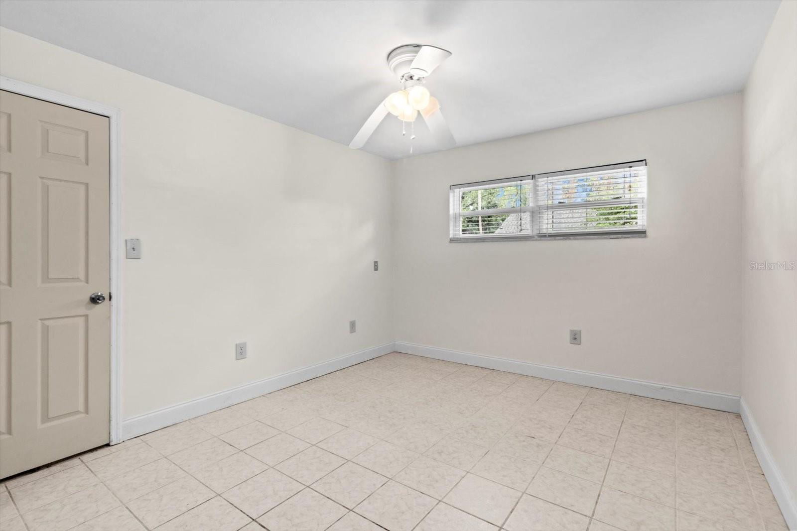 Image 32 of 61 For 841 Palm Springs Terrace