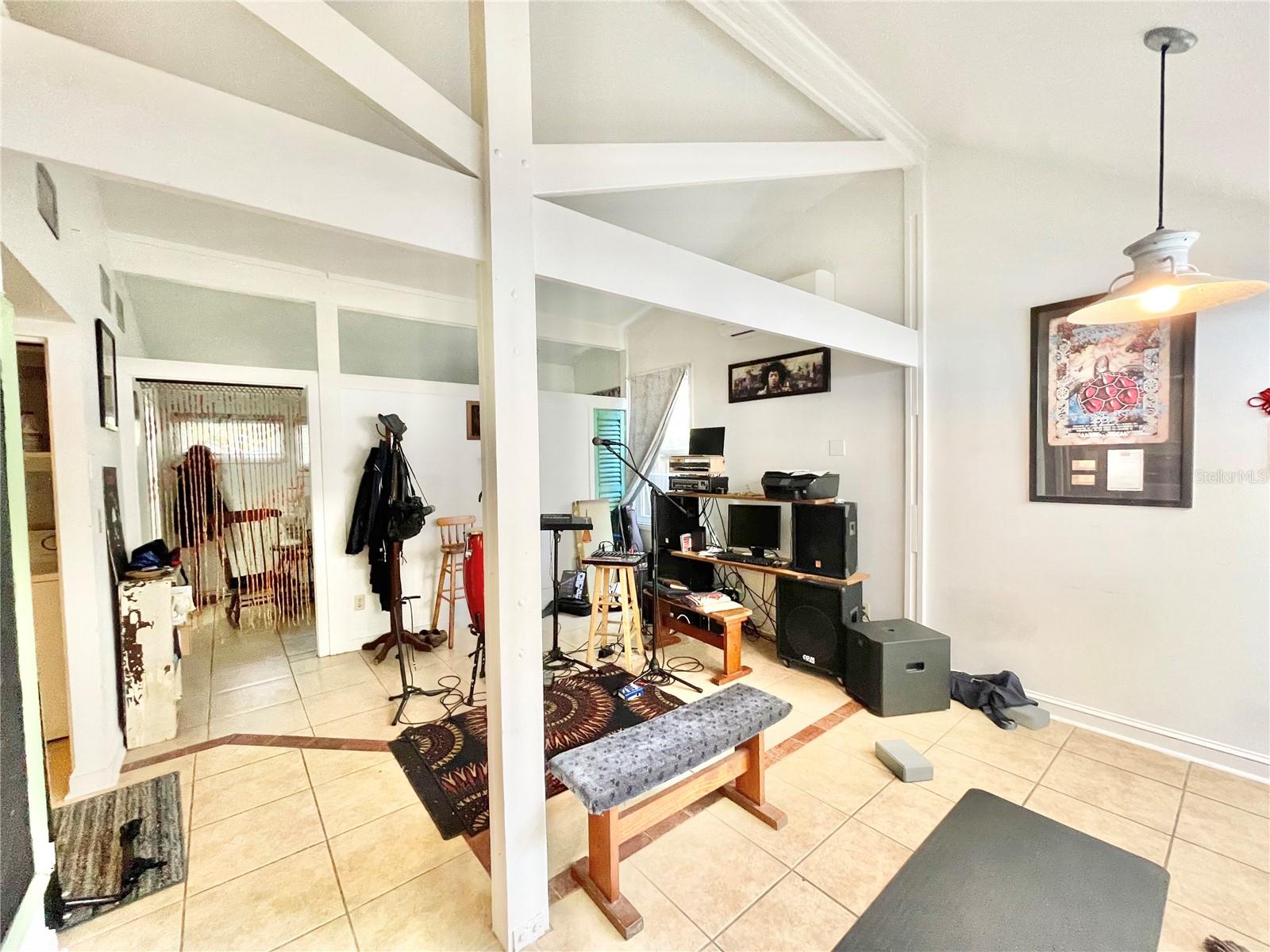 Image 19 of 50 For 1035 3rd Avenue