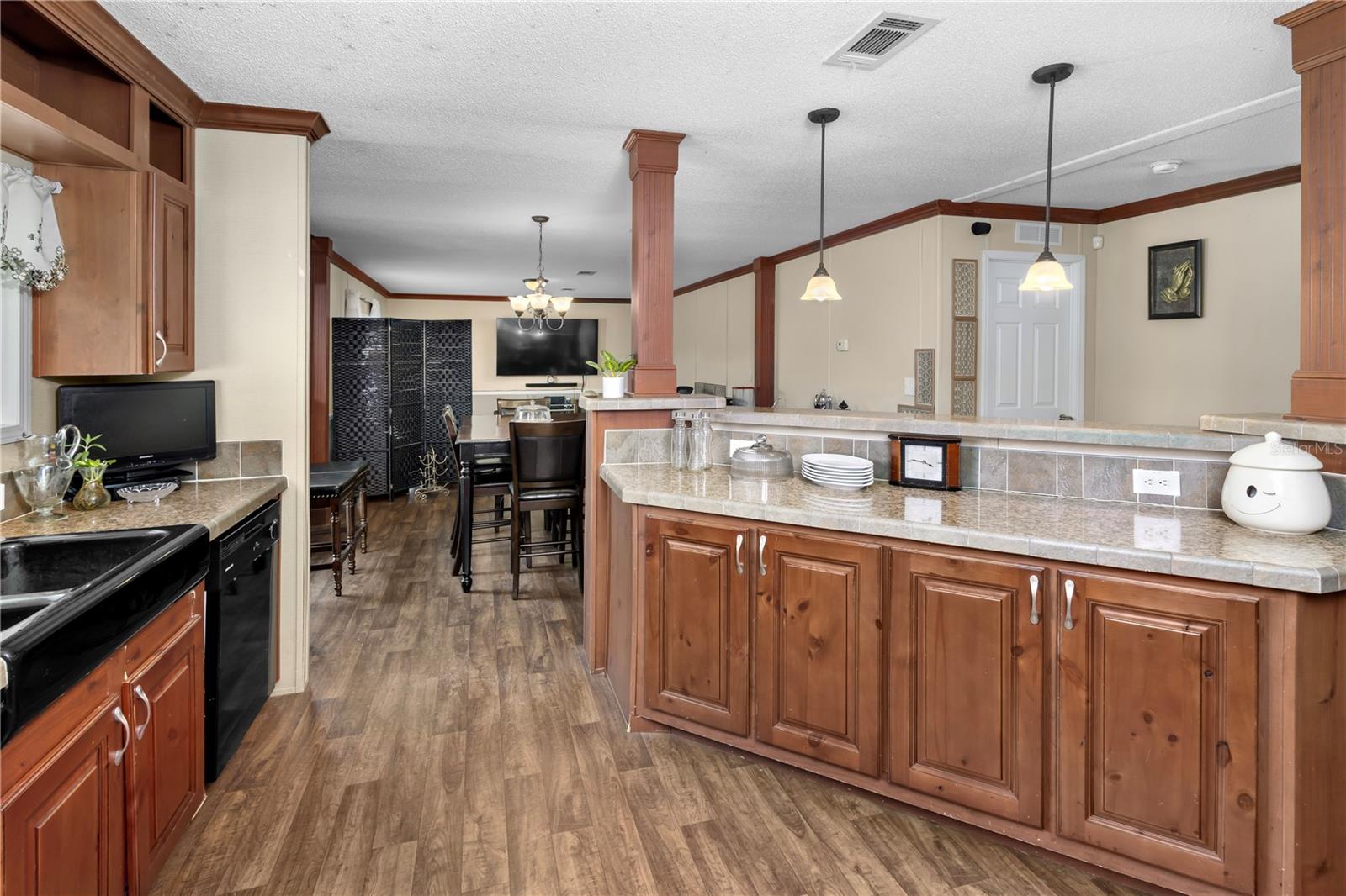 Image 5 of 22 For 5430 67th Street