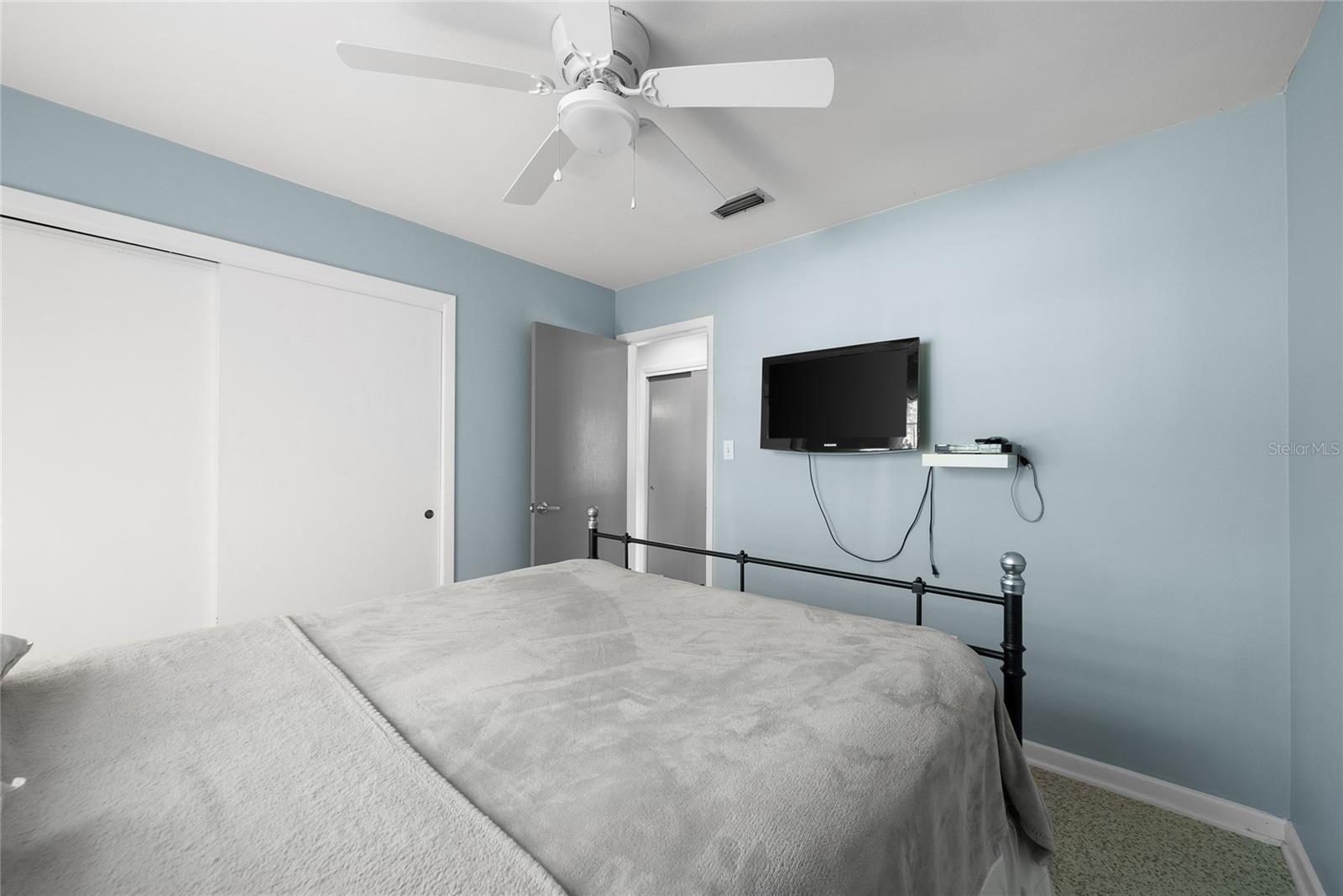 Image 32 of 43 For 1909 36th Drive