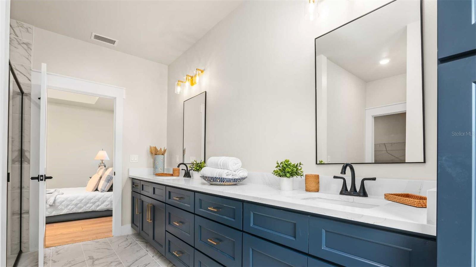 Image 16 of 42 For 10055 Fox Hollow Drive