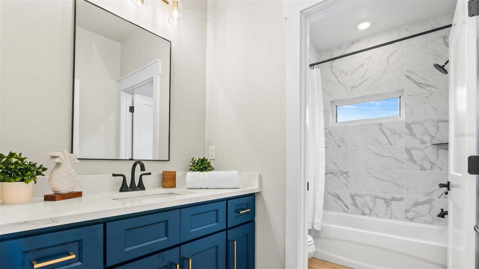 Image 23 of 42 For 10055 Fox Hollow Drive