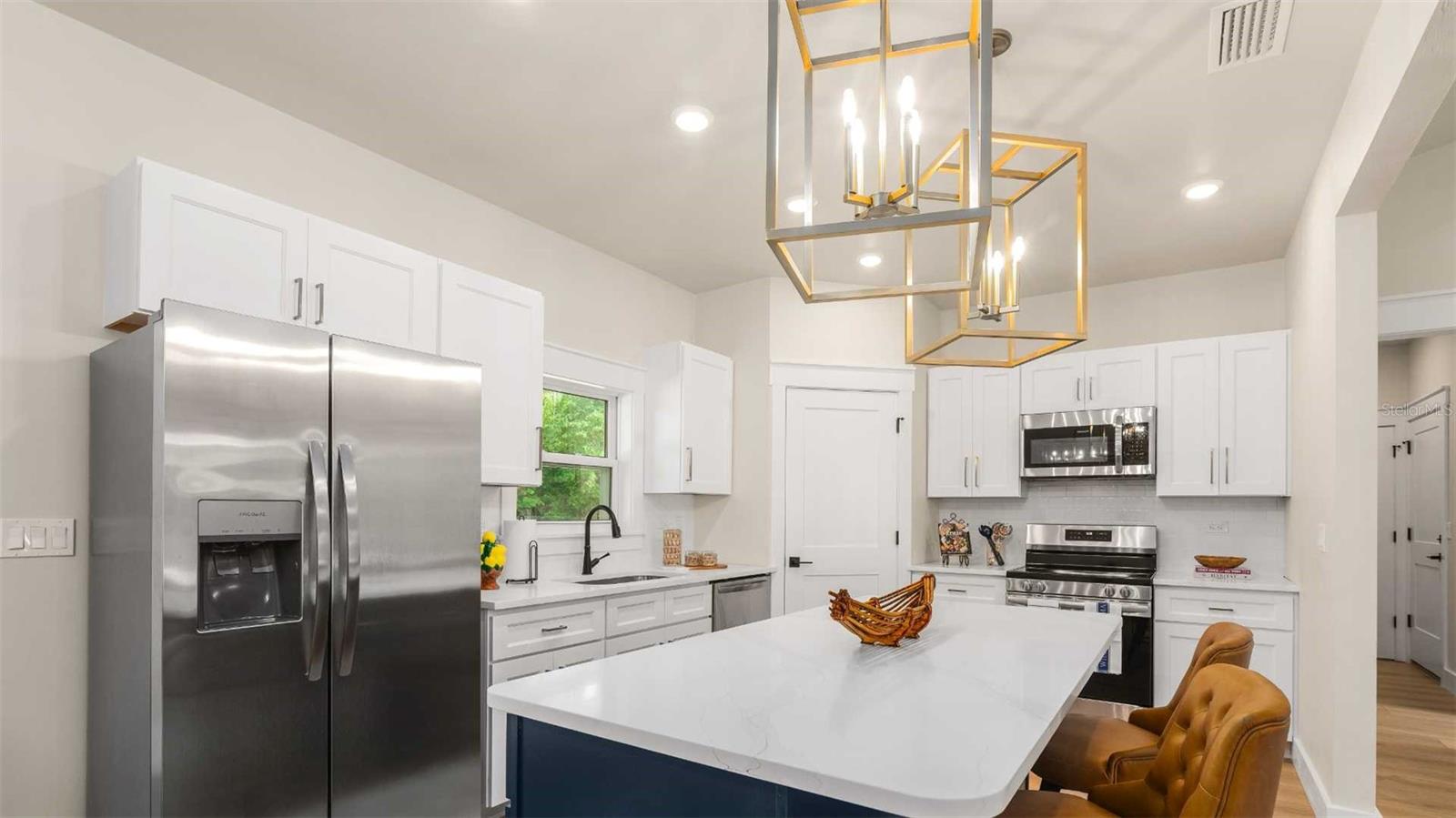 Image 5 of 42 For 10055 Fox Hollow Drive