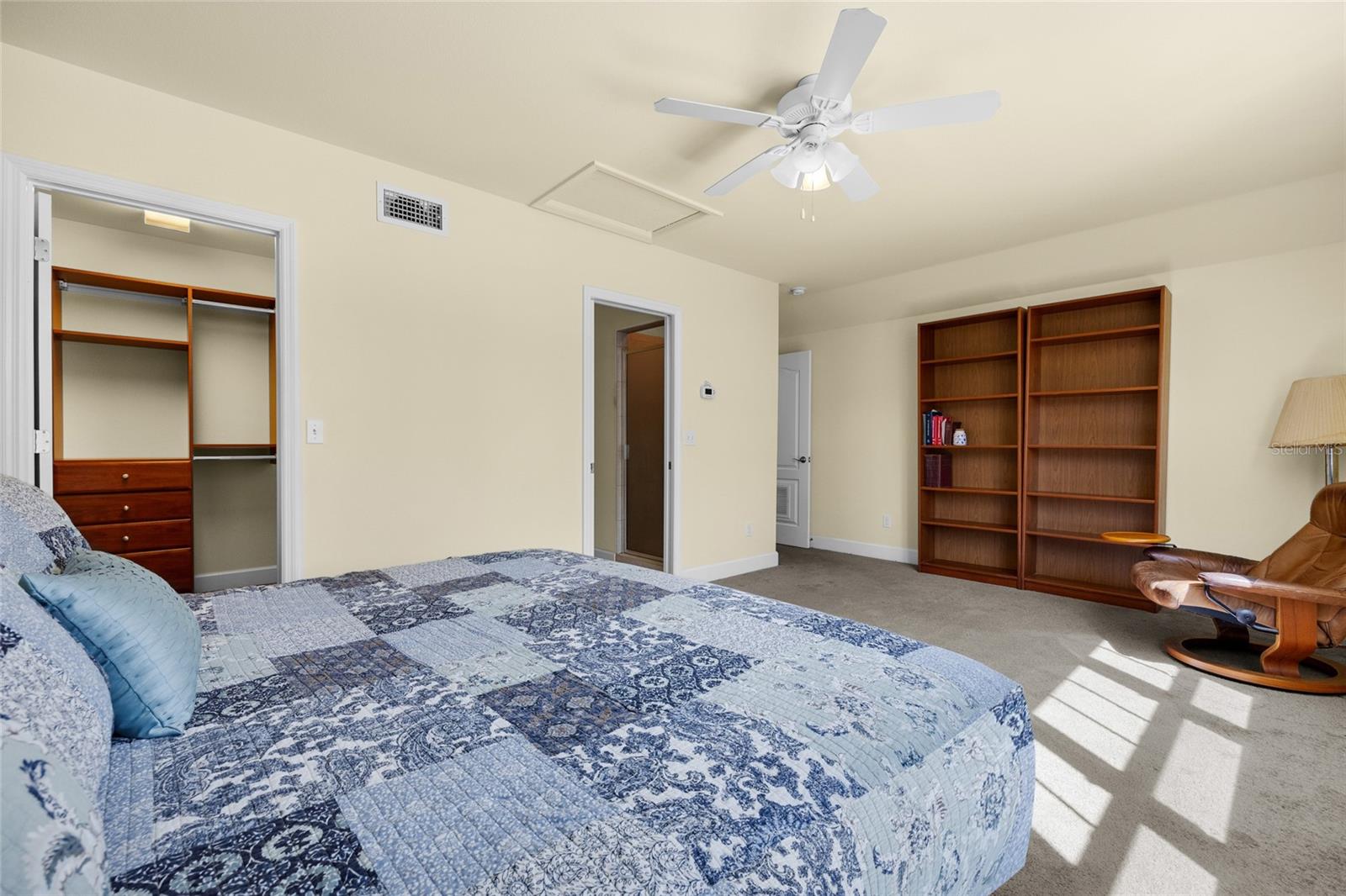 Image 26 of 41 For 6382 48th Drive