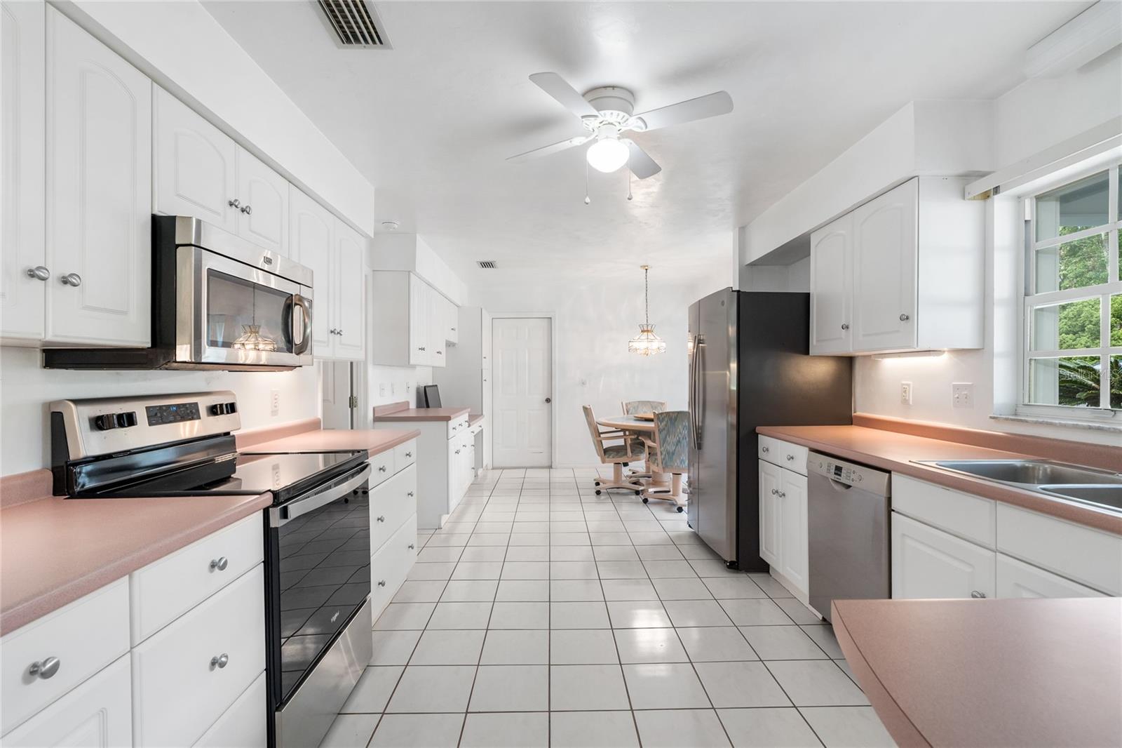 Image 15 of 39 For 608 10th Boulevard