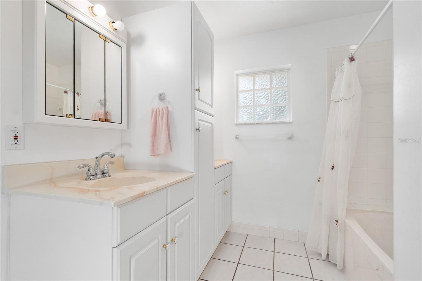 Image 22 of 39 For 608 10th Boulevard