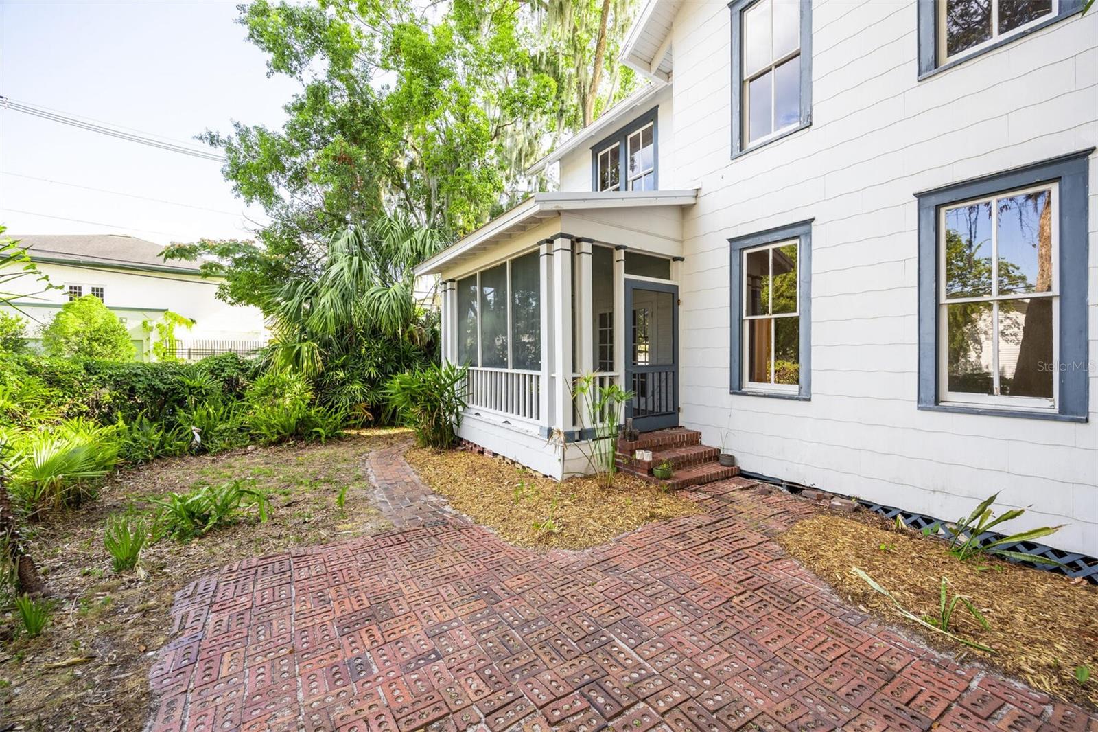Image 11 of 89 For 562 2nd Avenue