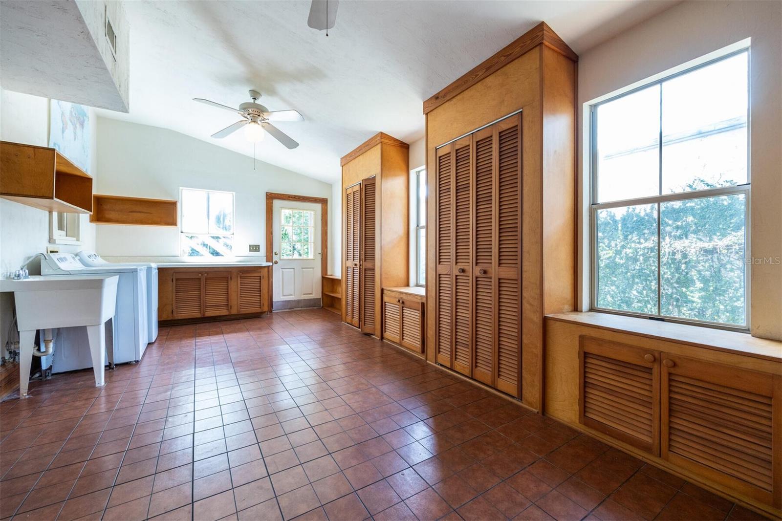 Image 40 of 89 For 562 2nd Avenue