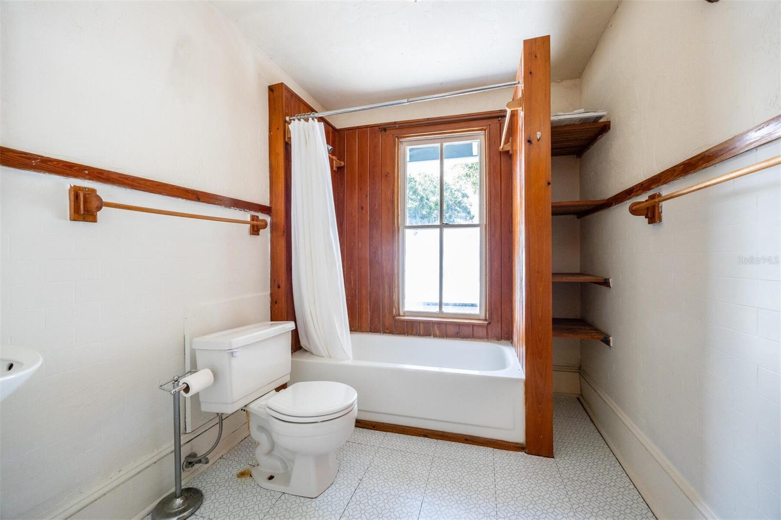 Image 63 of 89 For 562 2nd Avenue