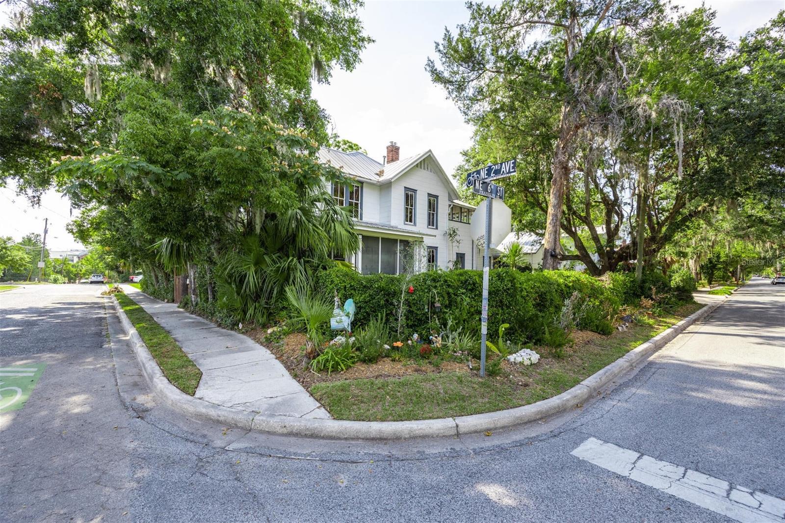 Image 7 of 89 For 562 2nd Avenue