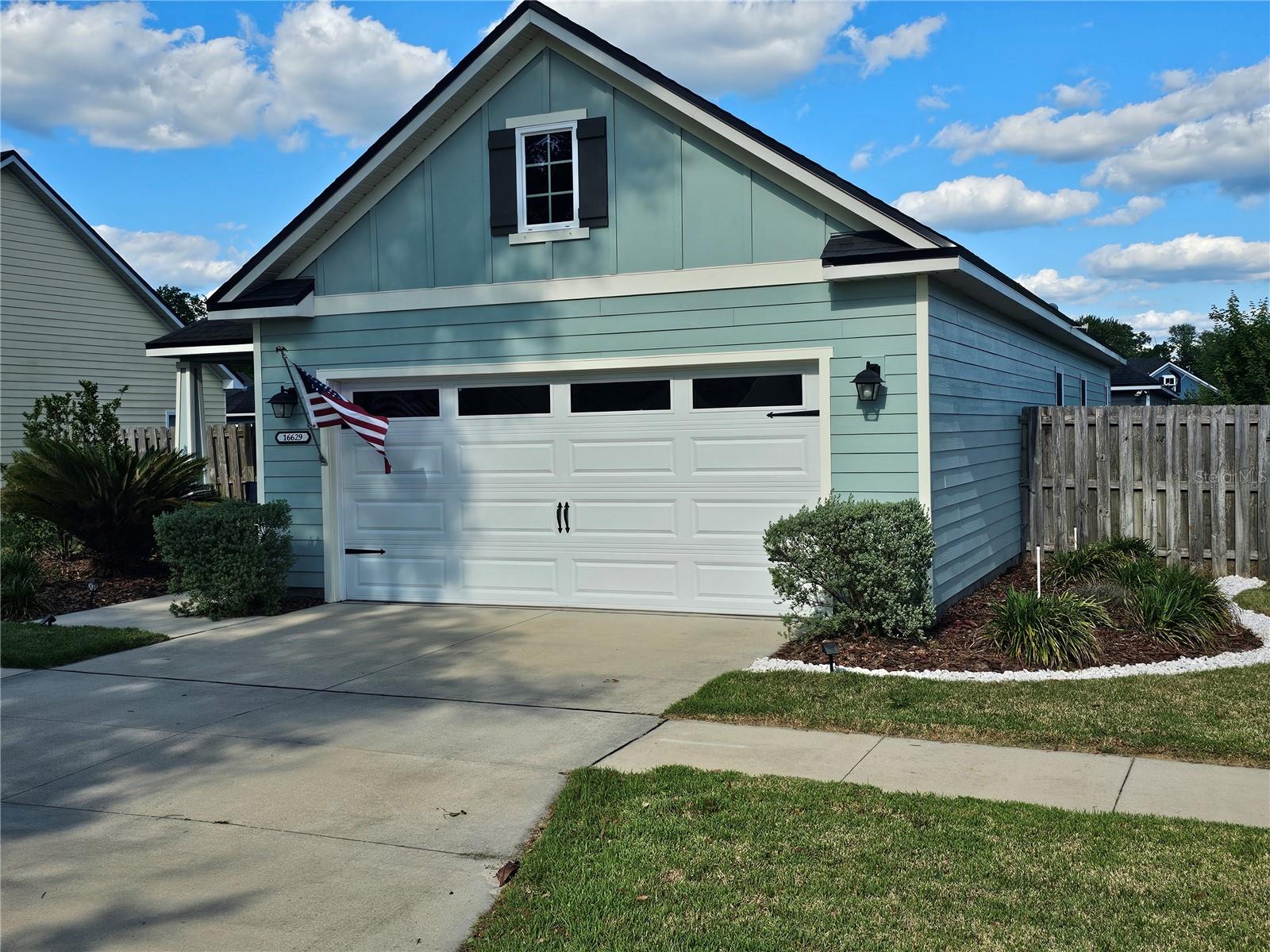 Image 4 of 27 For 16629 192nd Terrace