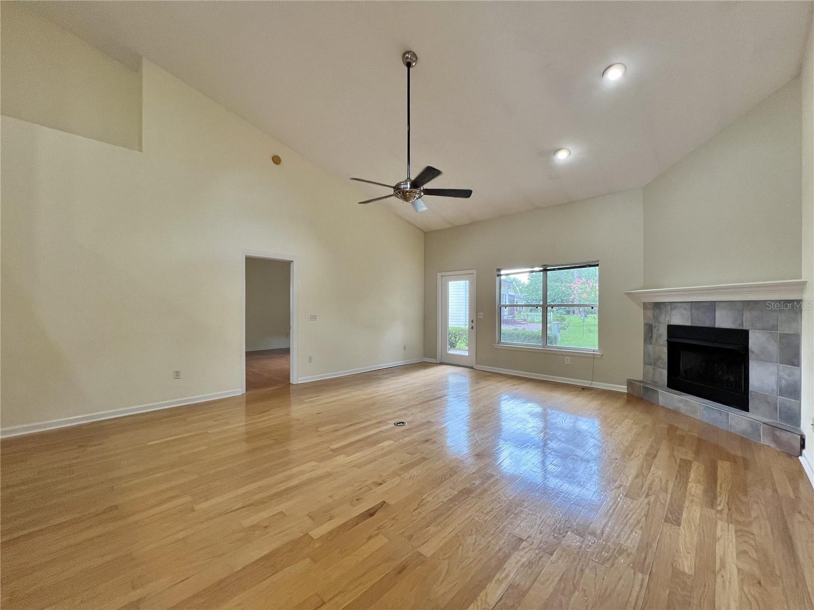 Image 4 of 14 For 11795 Creek Drive