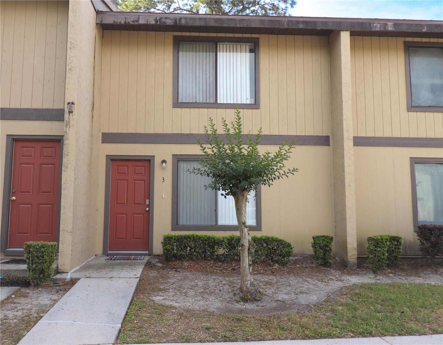 Image 3 of 43 For 2300 43rd Street T-3 - Room