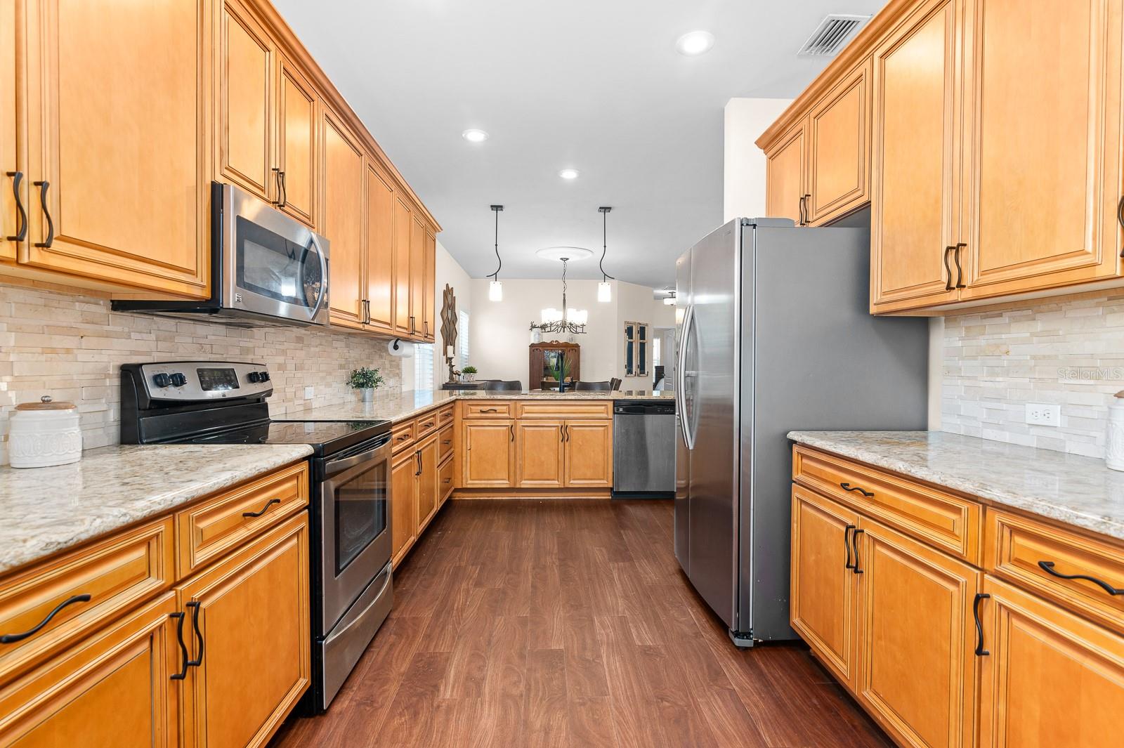 Image 11 of 39 For 7916 80th Drive