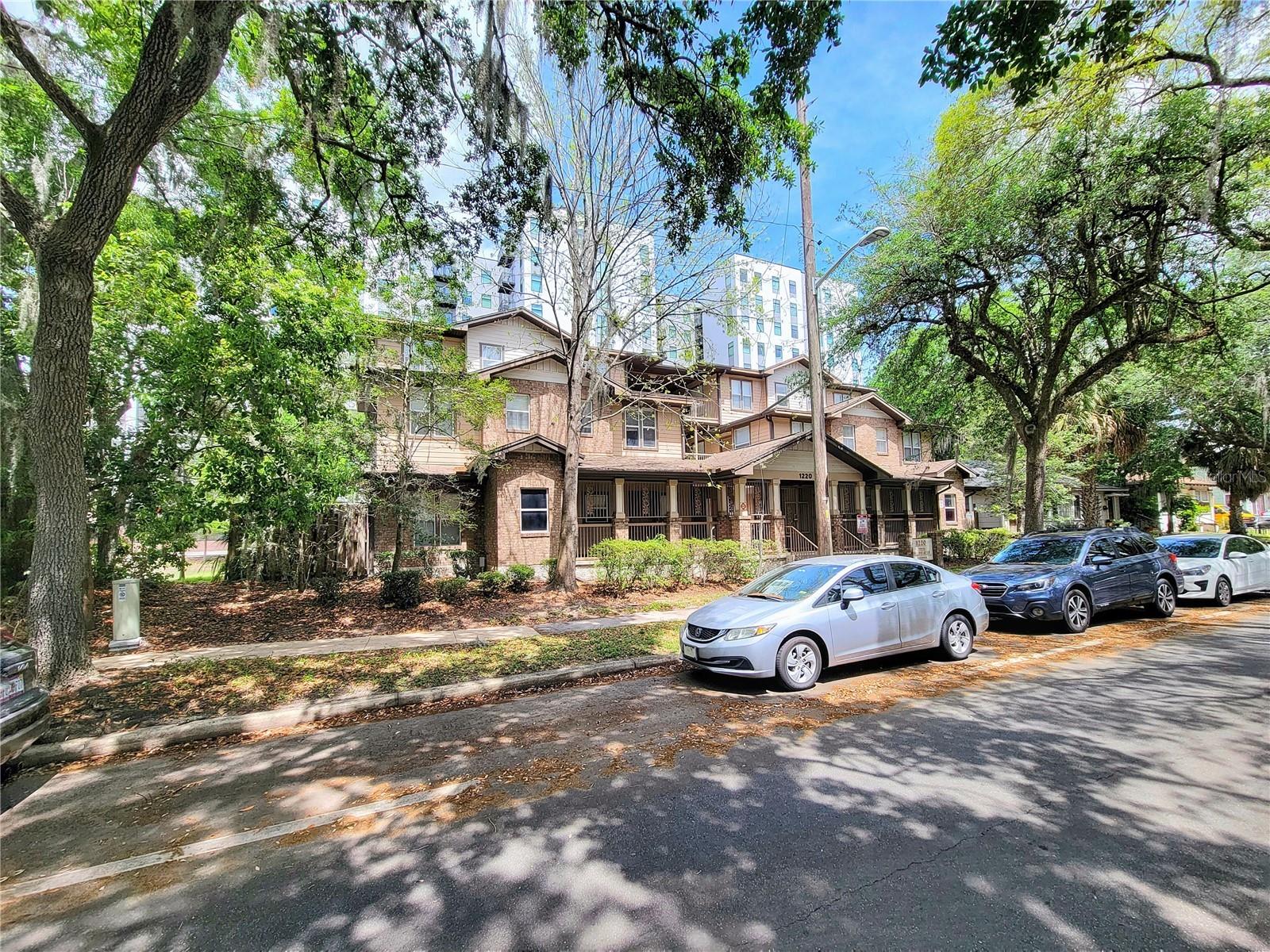 Image 3 of 21 For 1220 1st Avenue 209