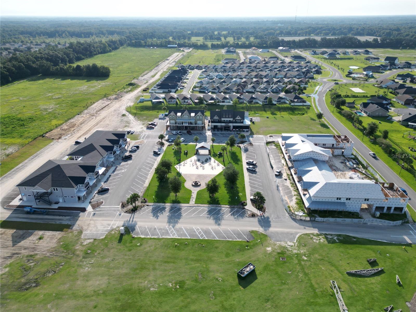 Listing photo id 13 for 24695 21st Lane