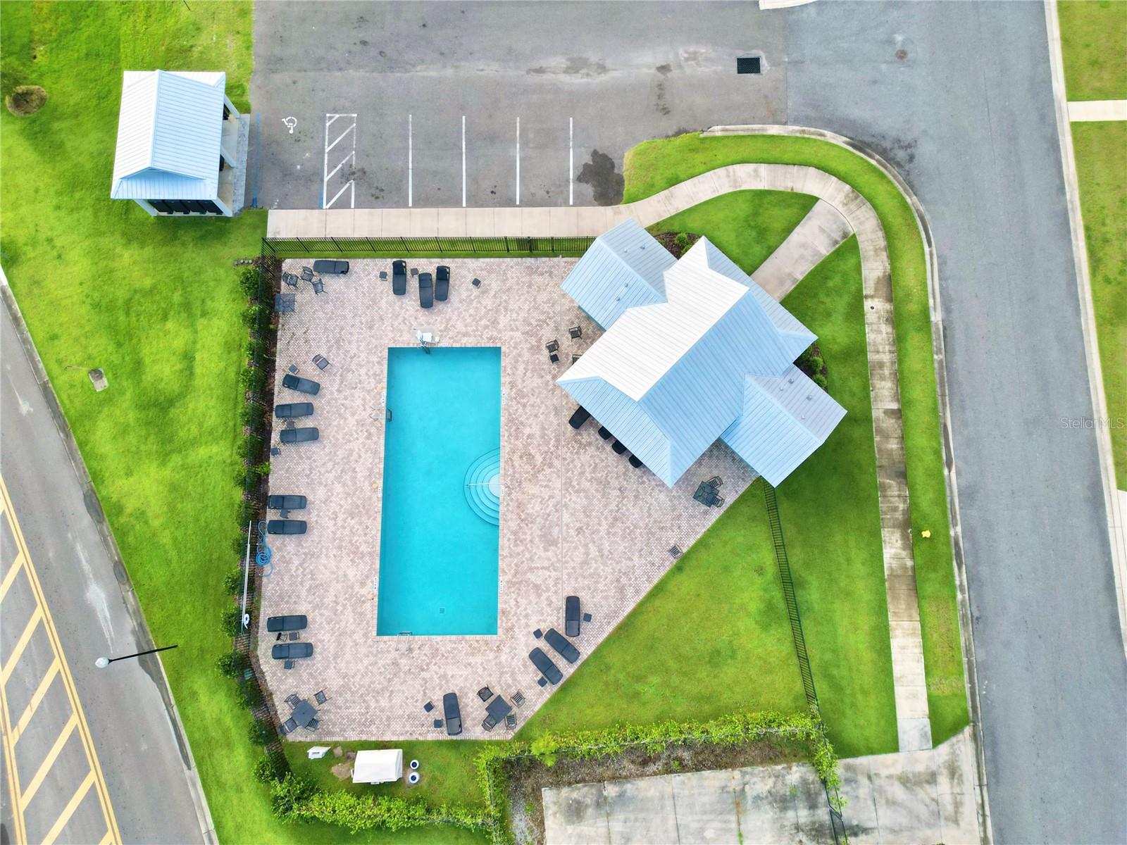 Listing photo id 14 for 24695 21st Lane