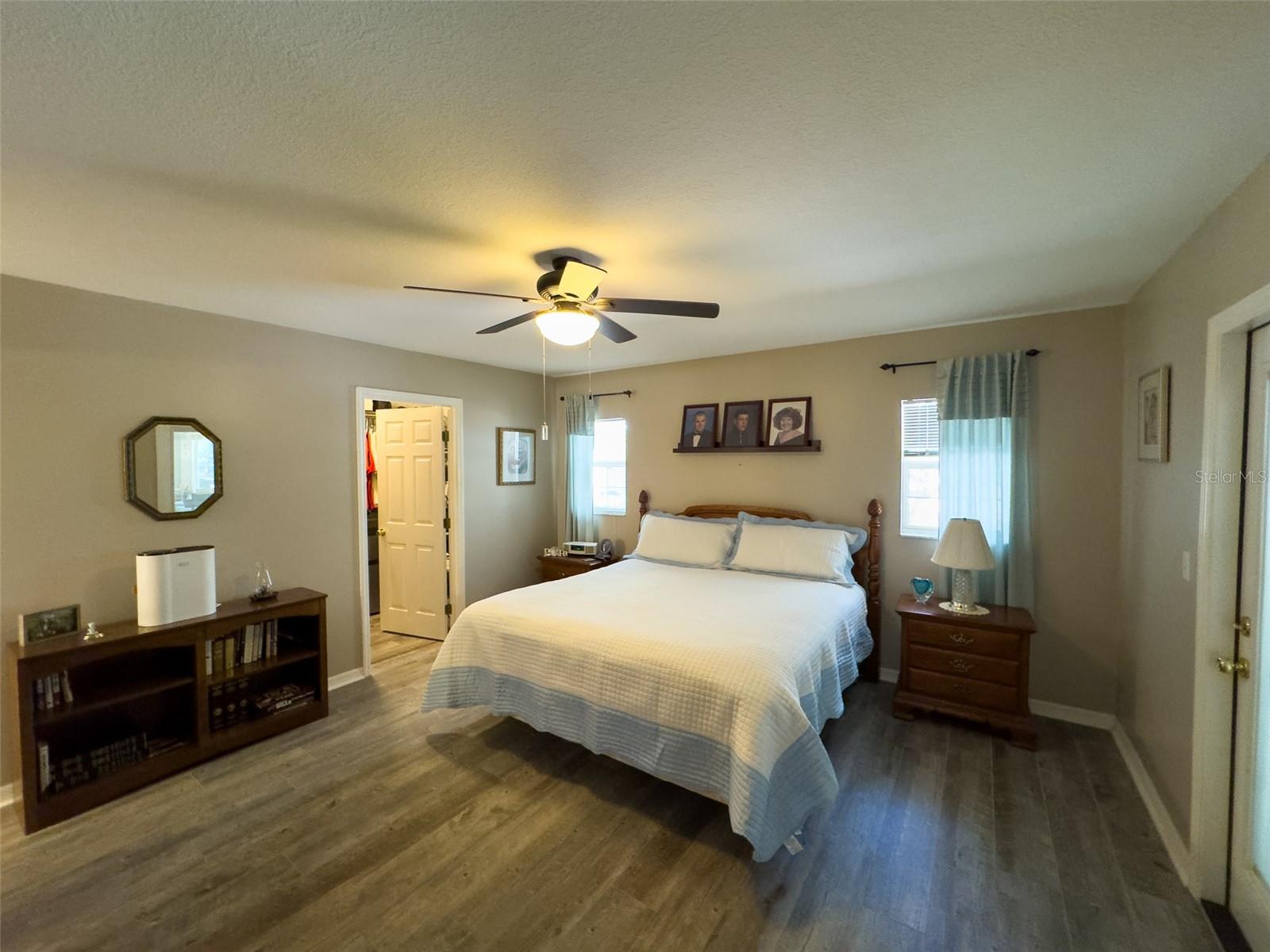 Image 9 of 24 For 7628 Alameda Way