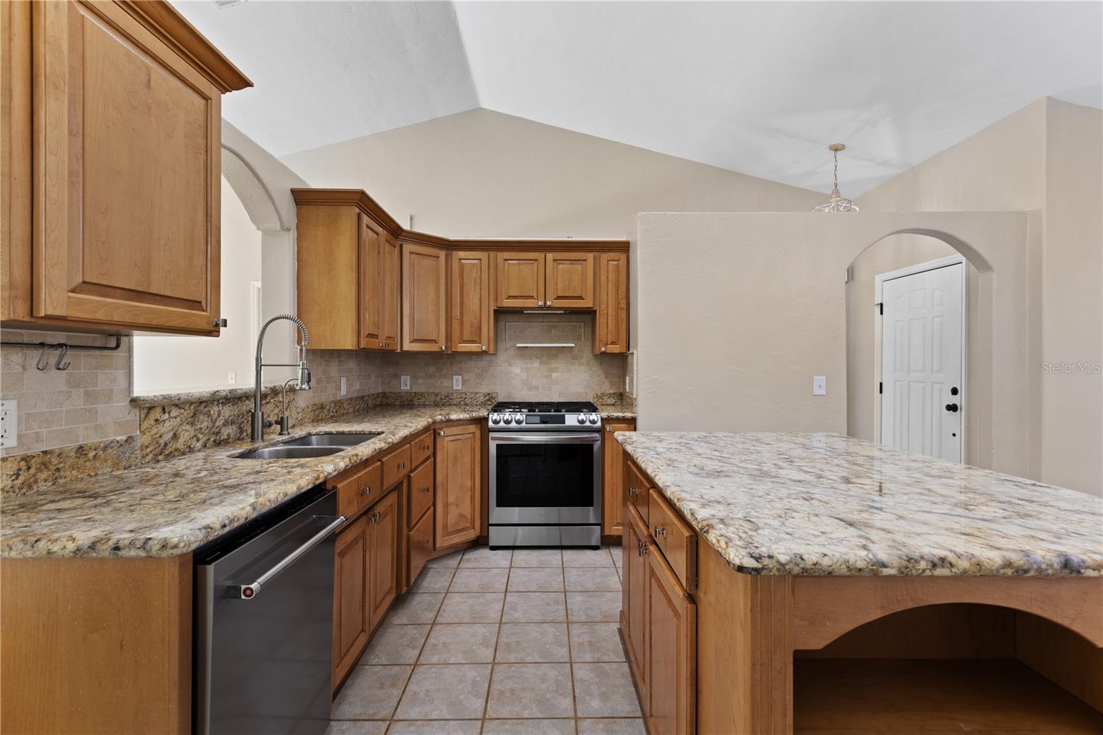 Image 11 of 52 For 17920 177th Avenue