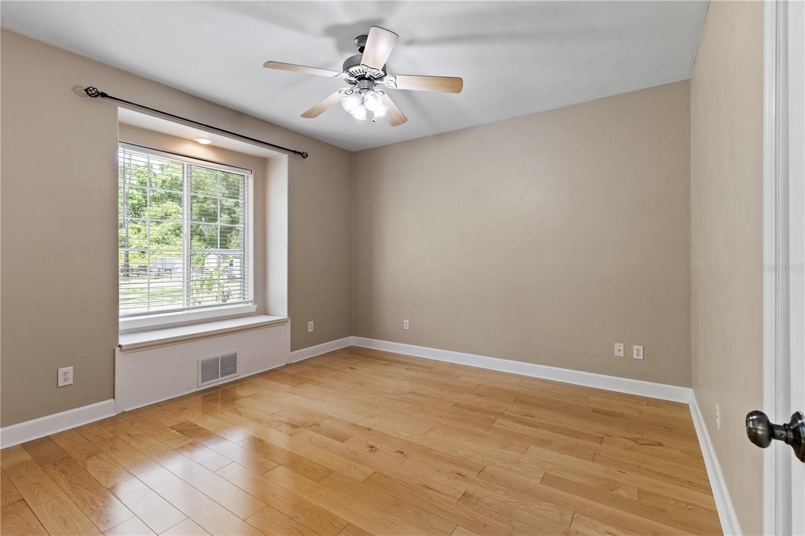 Image 28 of 52 For 17920 177th Avenue