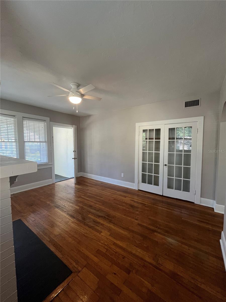 Image 4 of 17 For 3303 Empedrado Street 1