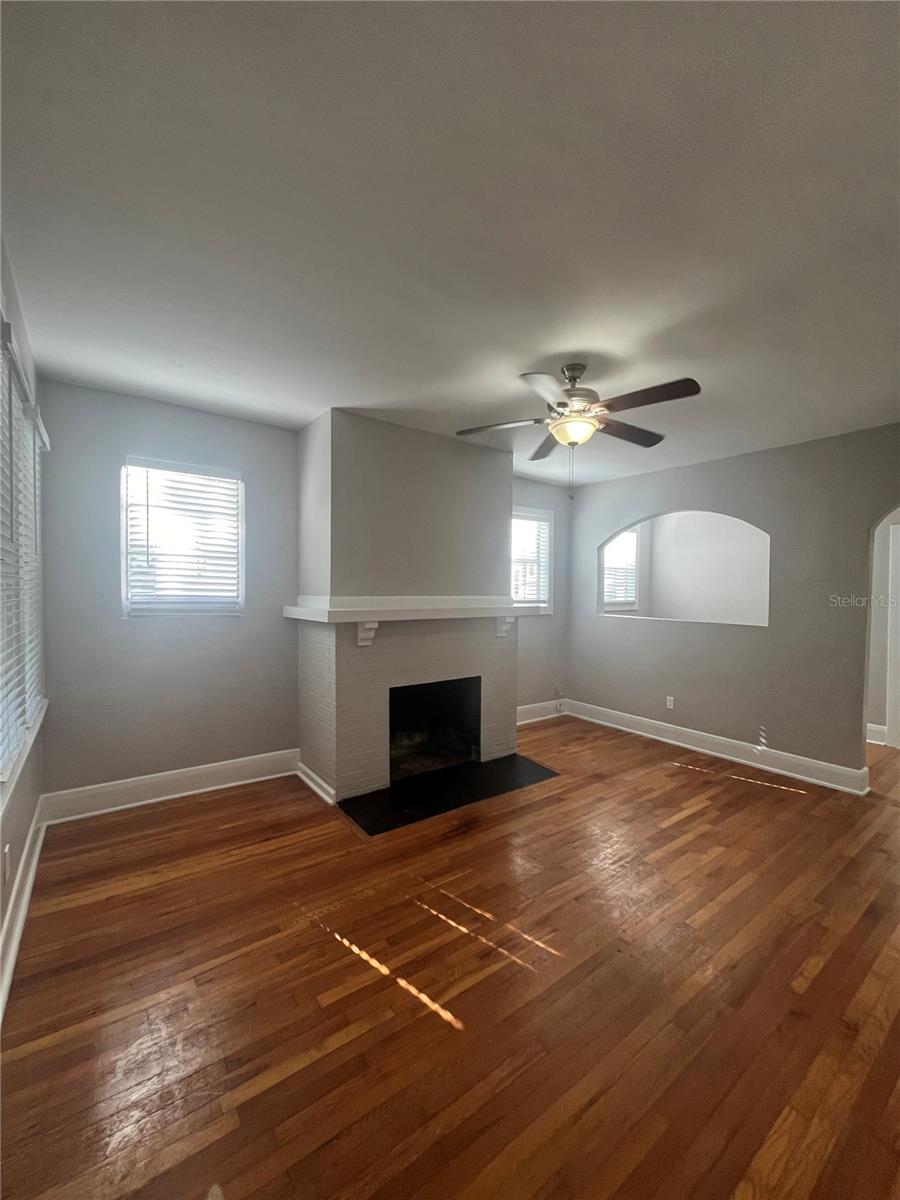 Image 2 of 14 For 3303 Empedrado Street 3