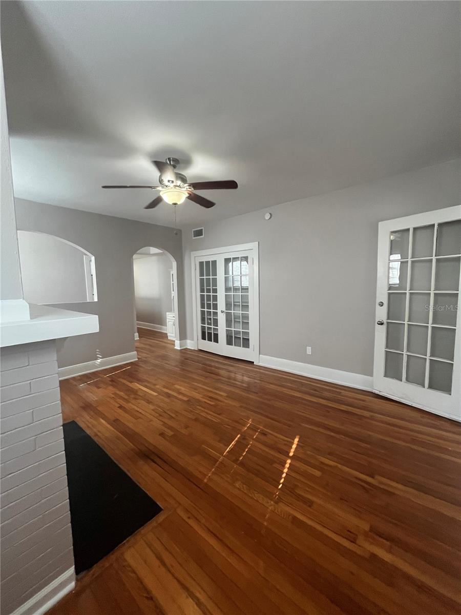 Image 3 of 14 For 3303 Empedrado Street 3