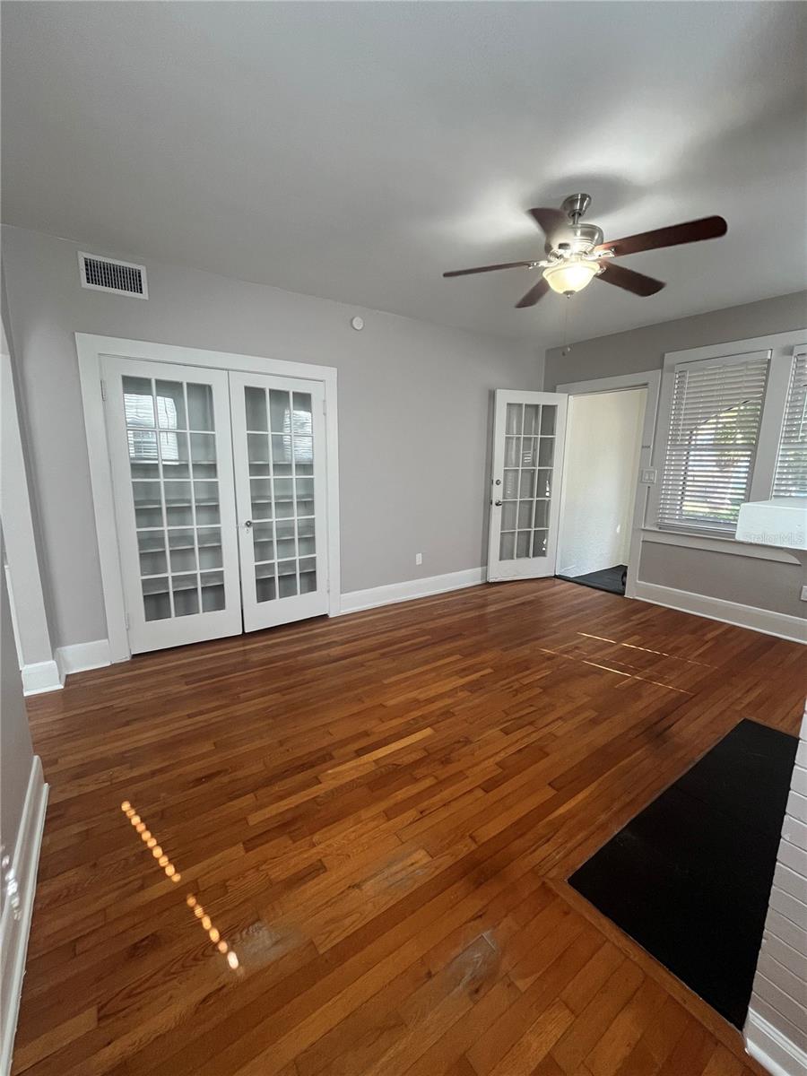 Image 4 of 14 For 3303 Empedrado Street 3