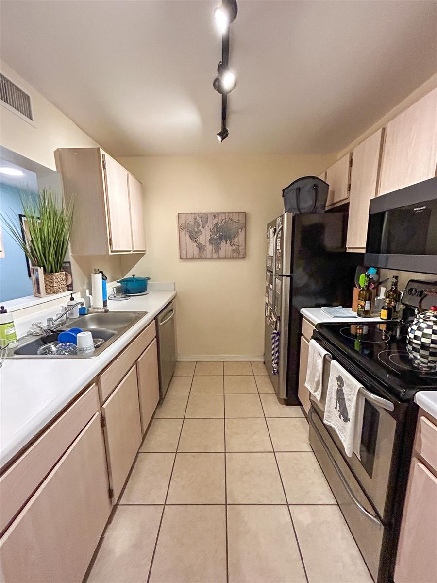 Image 6 of 20 For 2360 Archer Road 807