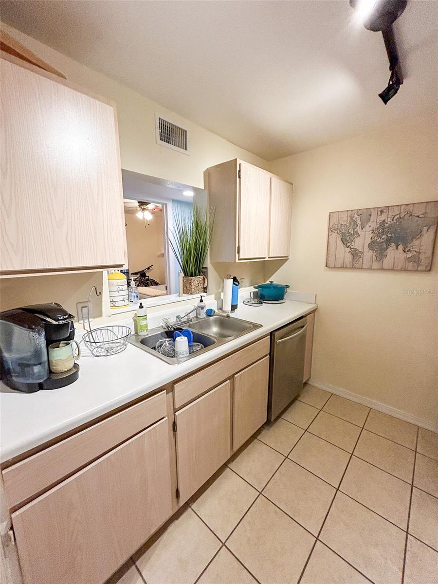 Image 7 of 20 For 2360 Archer Road 807