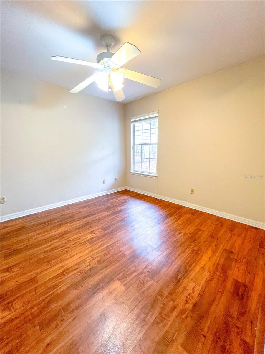 Image 6 of 13 For 344 48th Boulevard 344