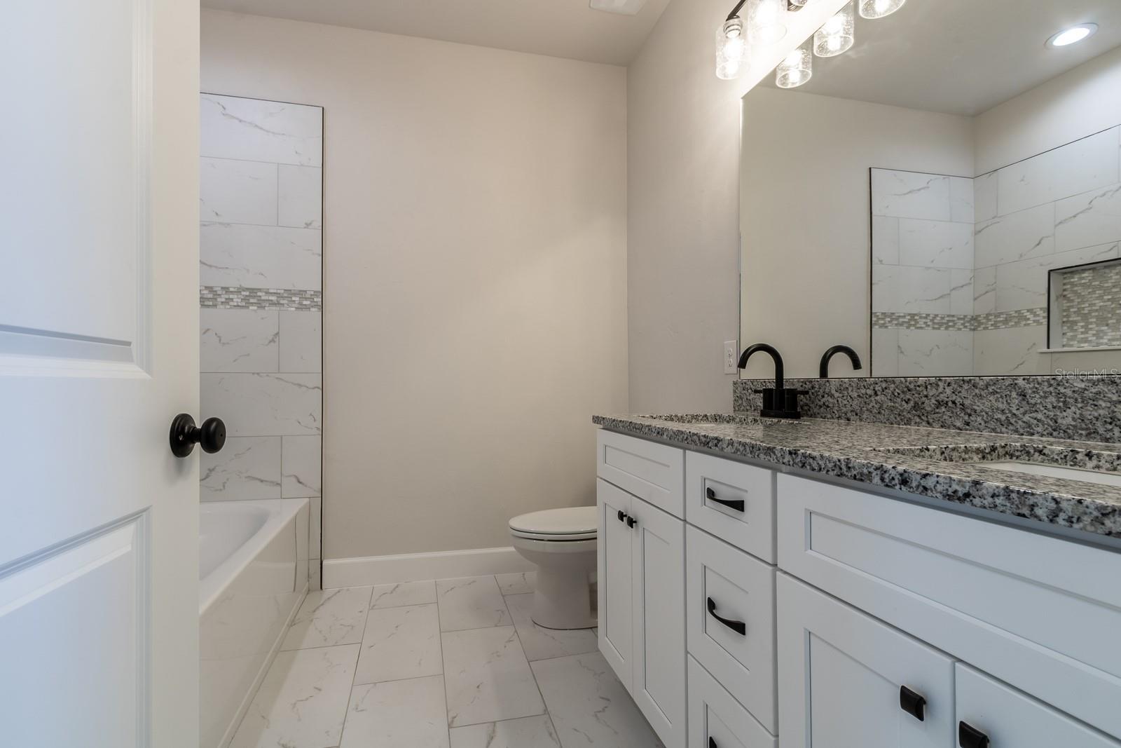 Image 18 of 23 For 12560 159 Way