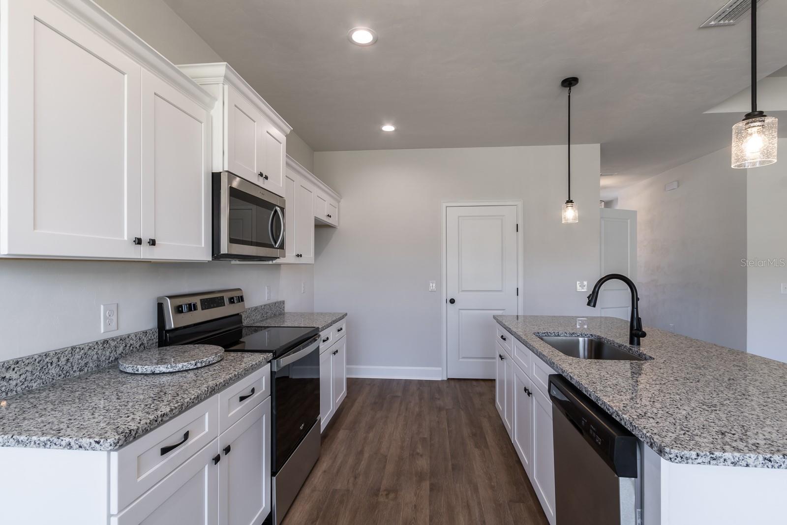 Image 7 of 23 For 12560 159 Way