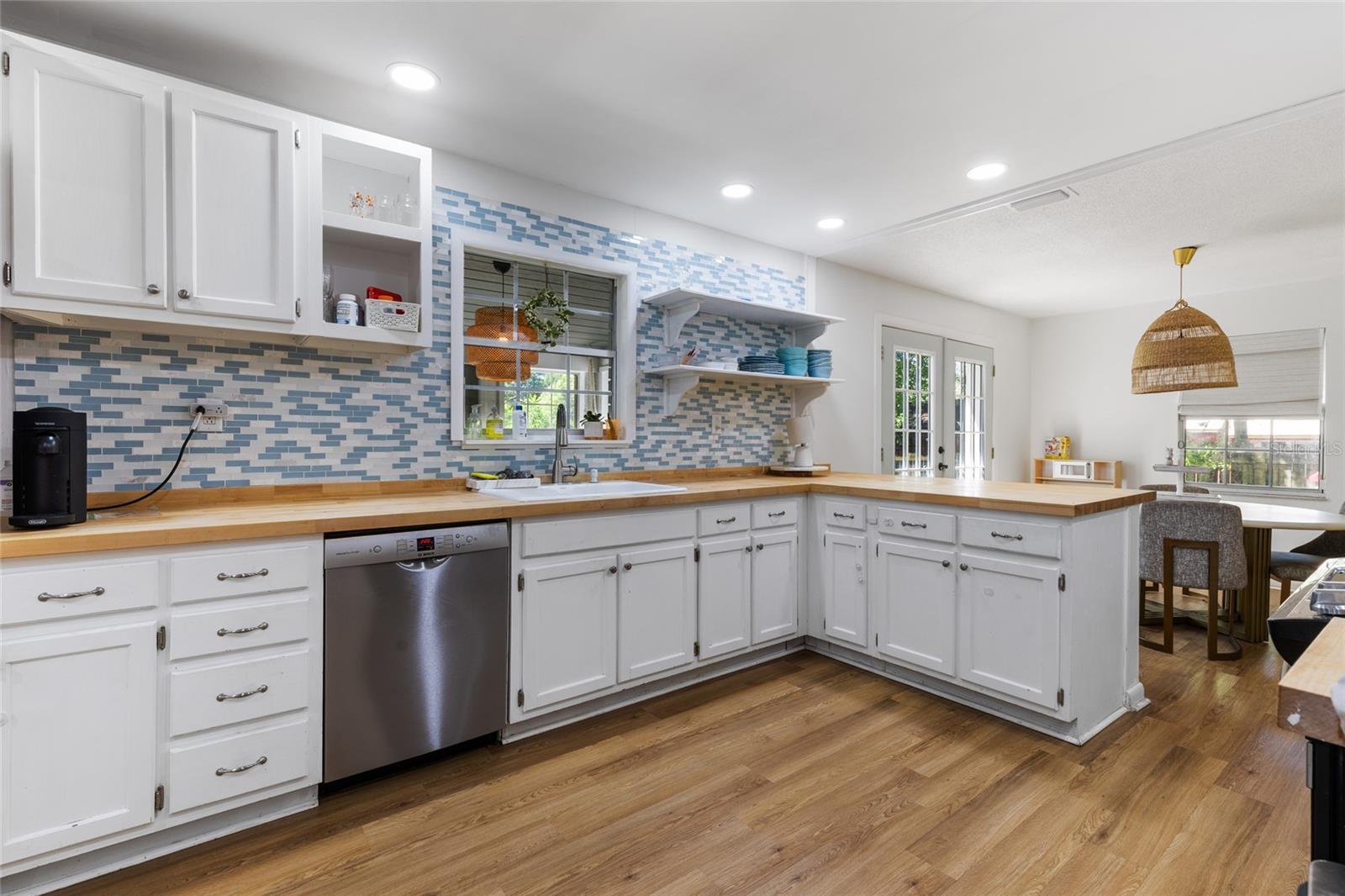 Image 10 of 47 For 14713 146th Avenue